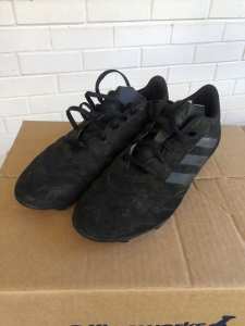 Footy boots Adidas, boys US 8, more like a 7. 