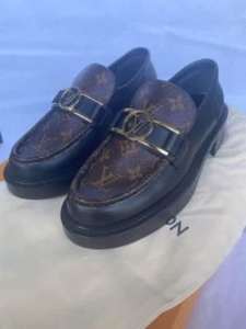 Louis Vuitton academy loafers 39