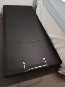 Adjustable bed base