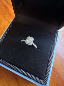 1.00 carat white gold diamond engagement ring , custom made size i