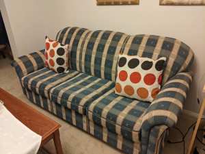 SALE ASAP. Vintage couch set. Negotiable