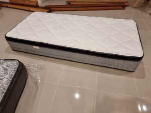 Sealy Posturepedic single mattress