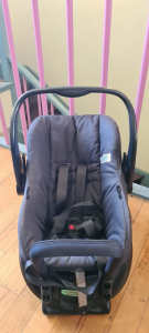 Britax Steelcraft baby capsule with car Base.