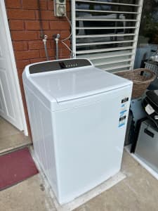 FISHER AND PAYKEL WASHSMART 10 KILO TOP LOADER IN EXCELLENT CONDITION