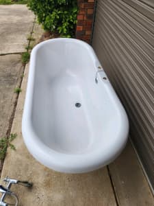Claw Foot Bath Tub 