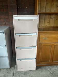 Metal filing cabinet ( no keys)