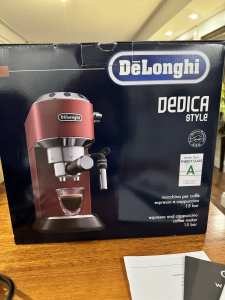 Delonghi Dedica Pump Coffee Machine RED EC685R