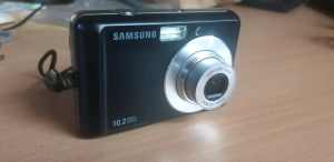 Samsung ES25 10.2MP compact digital camera in AS NEW condition