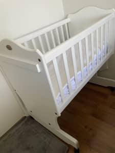 Boori Country large baby cradle