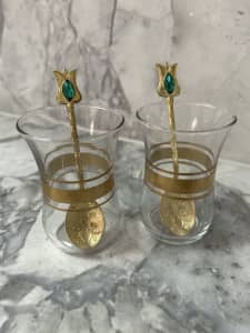 Turkish coffee glasses with gold and green spoons (4 pieces)