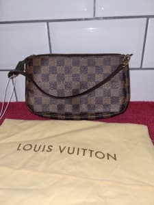 Authentic Louis Vuitton pochette