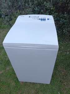 WASHING MACHINE FISHER & PAYKEL 5.5kg (can deliver)
