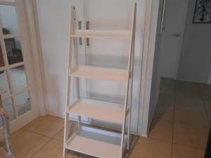 Shelves / Bookcase