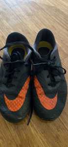 Nike Hypervenom indoor soccer footy boots US 4 GUC