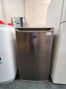 Hotpoint bar fridge 103L, 6 months warranty (stk no: 29561 M)