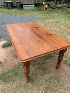 Dining table 8 seater