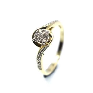 9ct Yellow Gold Ladies Diamond Ring Size J
