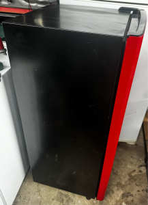 Hisense 179ltr Fridge With small Freezer CAN DELIVER!!