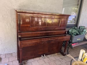 Piano 1939 plytone 