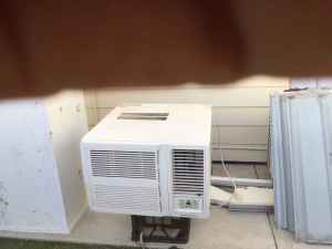 air con large cooling only like new refer to photos