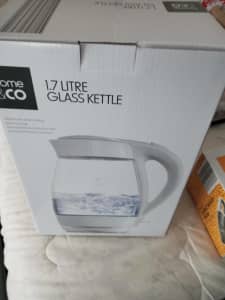 1.7 Litre Glass Kettle with Electric Detatchable Base