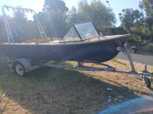 Sports craft boat with trailer and 40hp motor