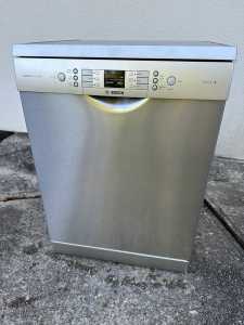BOSCH Stainless Steel Near New $370 DELIVERED & INSTALLED