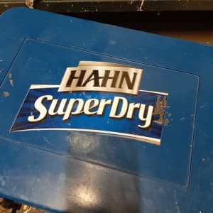 Hahn super dry Esky