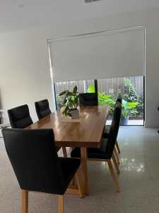 Near new stylish Aussie timber Dining Table and 6 Tassie Oak chairs