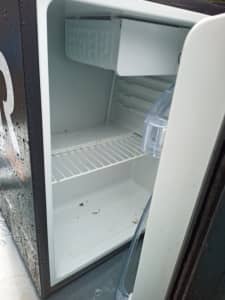 bar fridge, working good, only low price