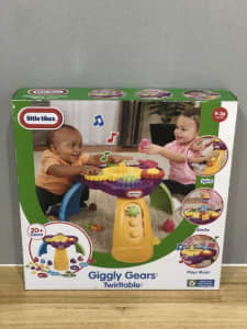 Giggly gears twirl table online