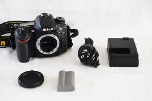 Nikon D7200 DSLR body and accessories - Shutter count 710