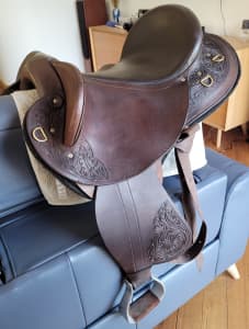 17.5 inch leather saddle (price reduced)