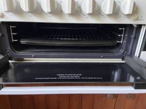 Westinghouse natural gas elevated stove oven