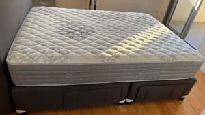 Queen bed set king koil perfect condition