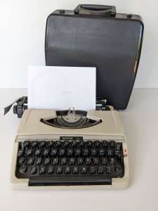 Vintage Brother 215 Typewriter, Made in Japan with carry case Exc Cond
