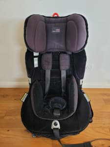 Britax Safe-n-Sound Meridian SICT car seat