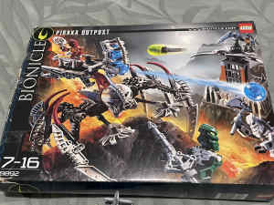 LEGO Bionicle Piraka Outpost Set 8892