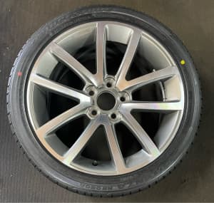 COMMODORE VE SSV 19inch RIM & TYRE **ONE WHEEL ONLY**