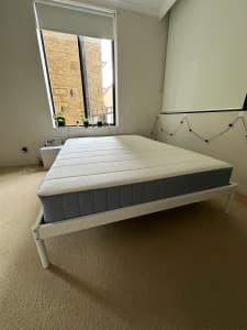 Double bed and MATTRESS in perfect condition
