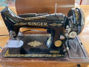 Antique Singer Sewing machine - model 99k -13, circa 1950