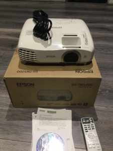 EPSON EH -TW5200 FULL HD PROJECTOR