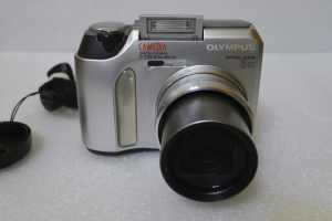 Olympus C-725 Camedia DIGICAM Digital Compact Camera 3 Mega Pixels