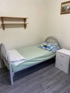 Room available in Braddon