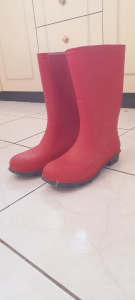 red kids gumboots size 4 (26cm)