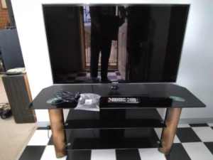 Samsung 40 inch UA40D6600 Series 6 LED Full HD SMART TV (FREE TV STAND