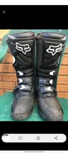 Fox moto boots 130 if gone today 