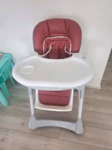 Kids High chair very clean high and low