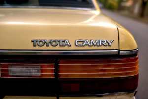 1988 TOYOTA CAMRY EXECUTIVE 4 SP AUTOMATIC 4D SEDAN, 5 seats SV21