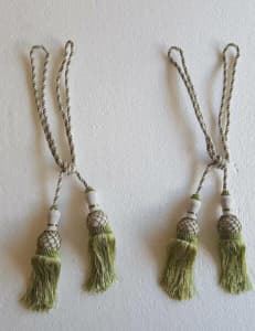 Set of 4 thick tassels for curtains. Various colors. New